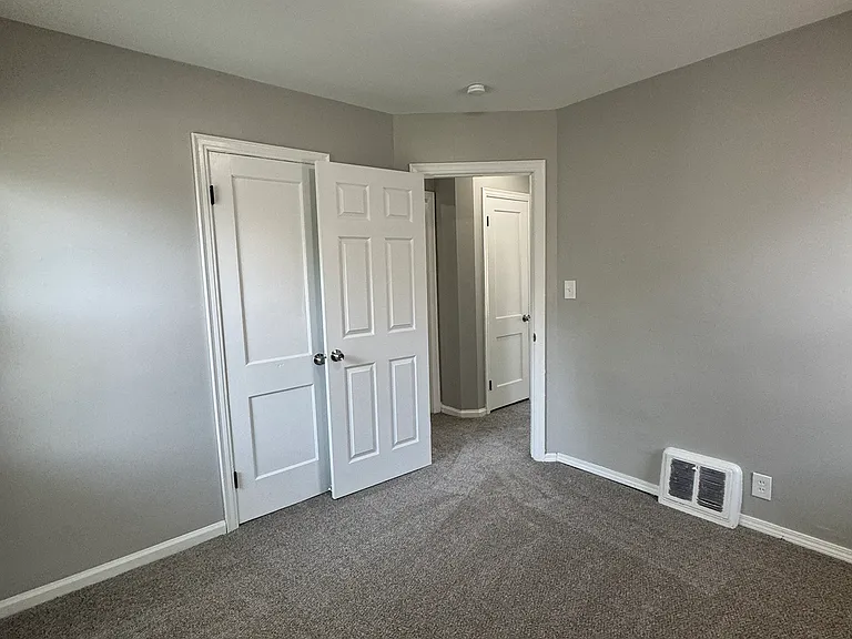 12835 Plum St — Photo 10