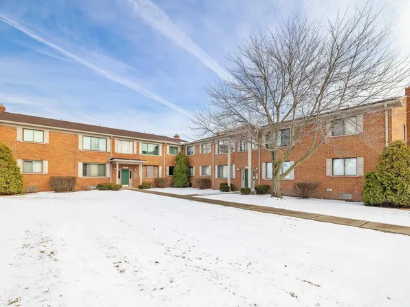 32616 Harper Ave, Saint Clair Shores, MI 48082