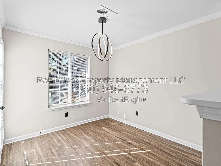 10212 University Park Ln — Photo 11