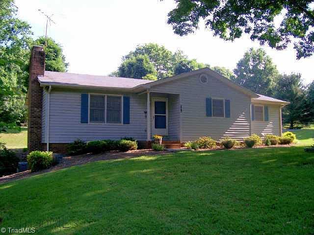 1st image of 205 Valley Dr