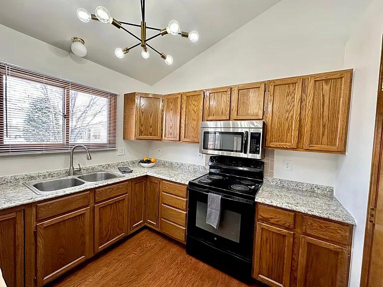 4212 Flatiron Ct — Photo 9