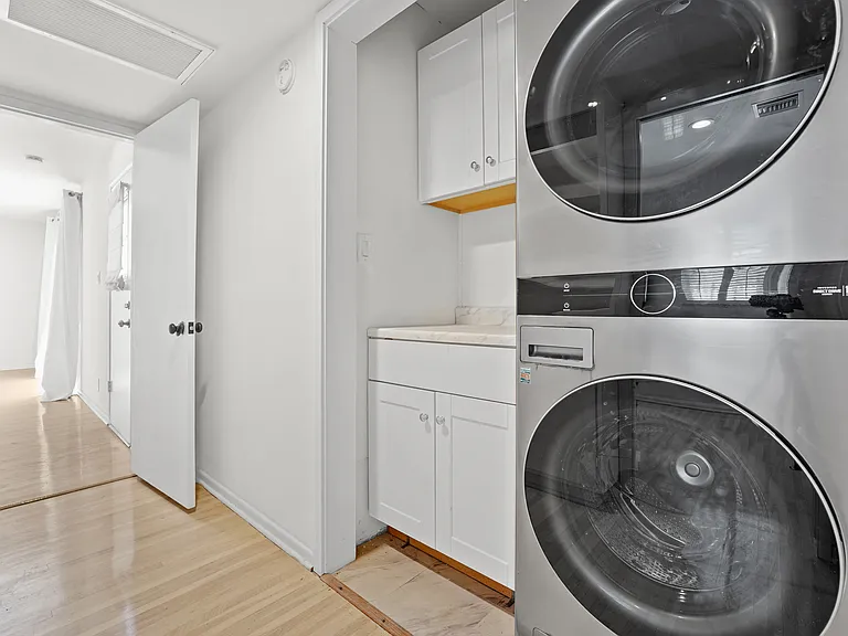 7822 Bleriot Ave — Photo 13