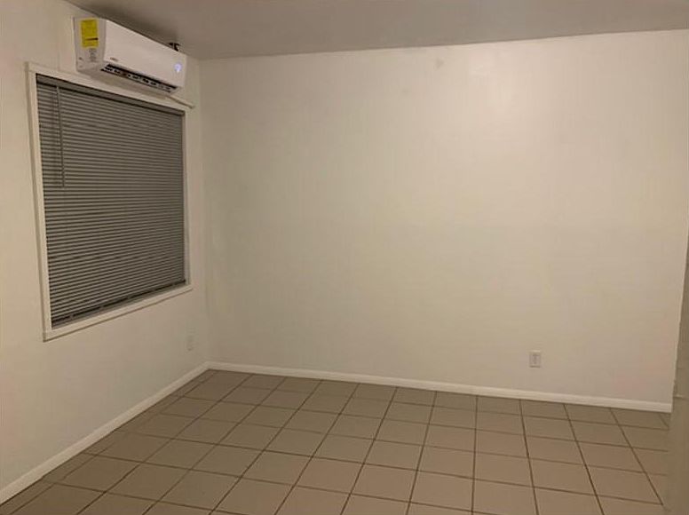 1st image of 3612 Lincoln Ave APT 9