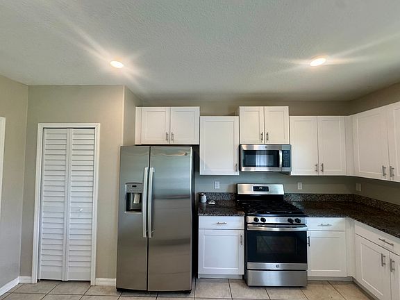 4th image of 5415 Amaryllis Garden St