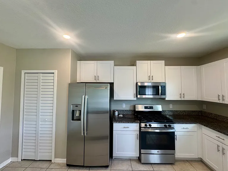 5415 Amaryllis Garden St — Photo 4