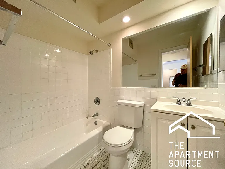 6002 N Kenmore Ave #201 — Photo 13