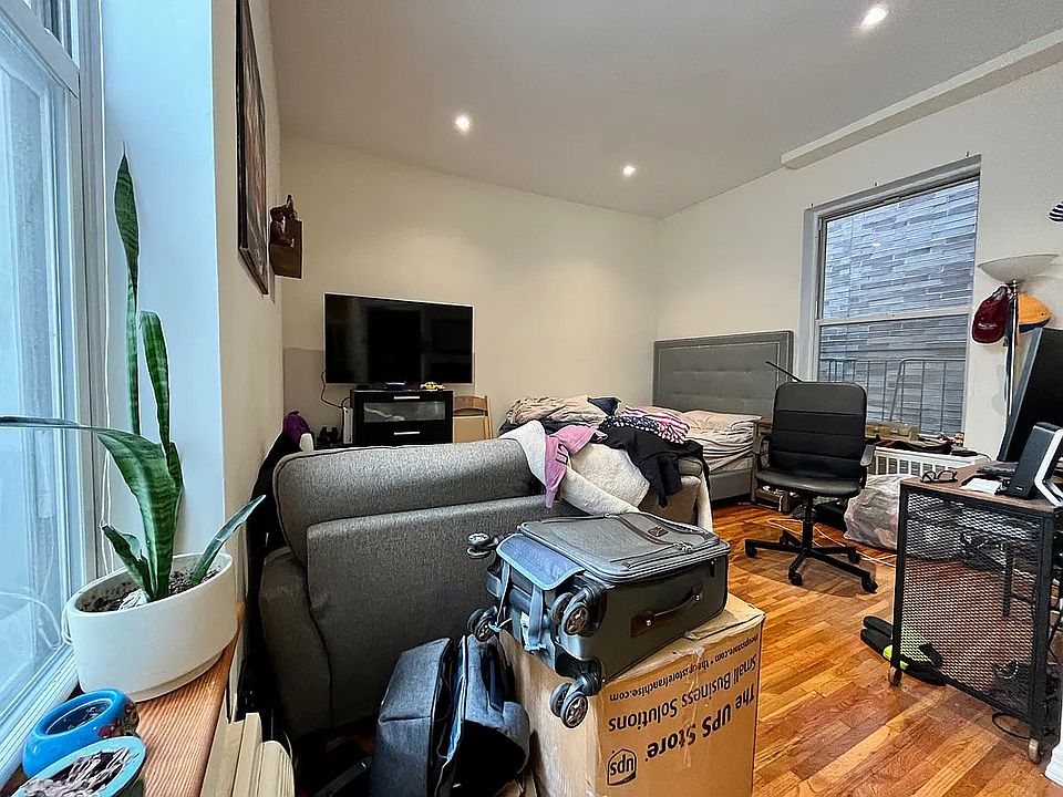1st image of 226 W 78th St APT 5F