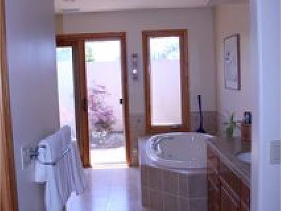 5th image of 1820 Westview Dr