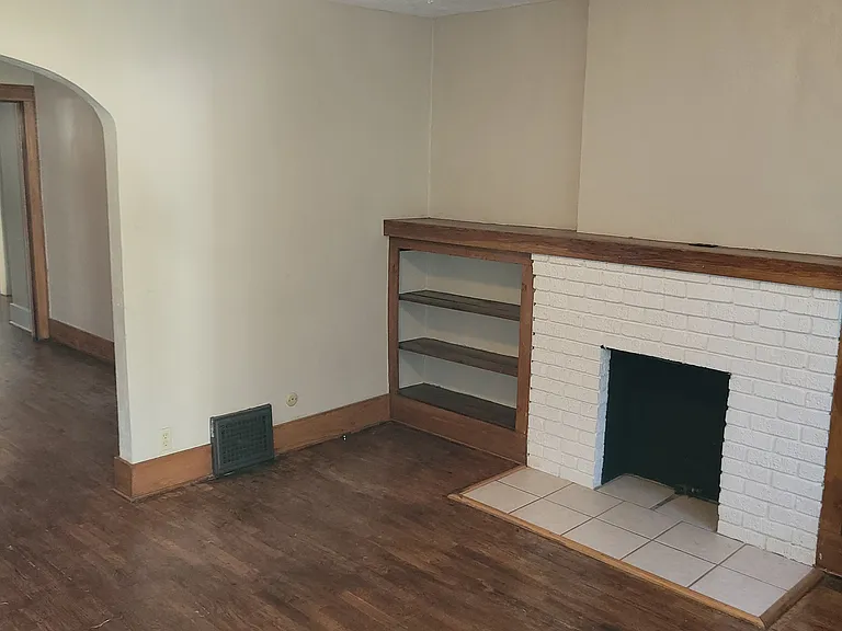 748 N Woodrow Ave — Photo 6