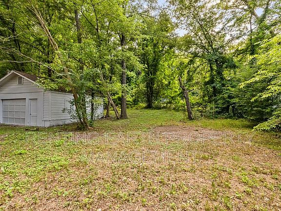 5th image of 576 Sun Valley Rd