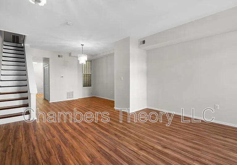 1309 Emerald St NE — Photo 6