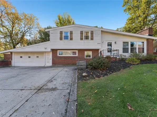 10734 Lindmar Dr, Painesville, OH 44077