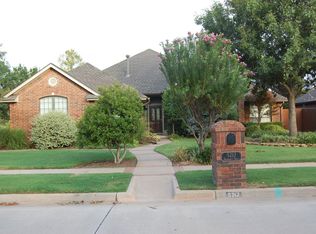 5217 Deerhurst Dr, Norman, OK 73072