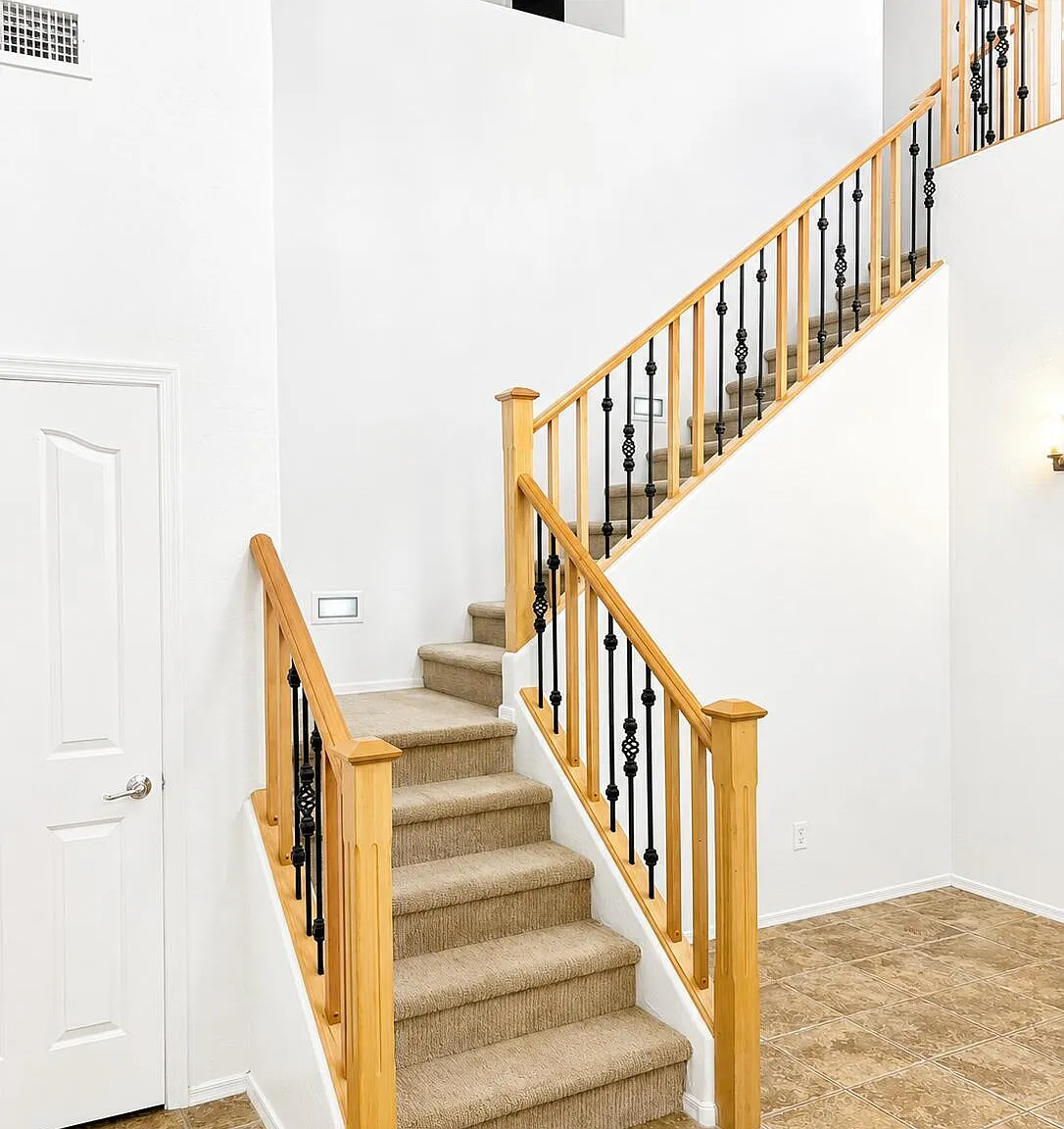 4 bed, 7.0 bath, 2374 sqft, $3,200 — Photo 3