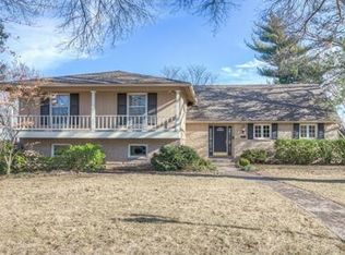 10301 Belinder Rd, Leawood, KS 66206