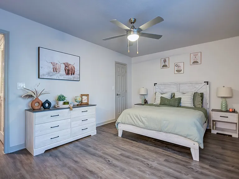 L'Estancia Apartment Homes — Photo 7