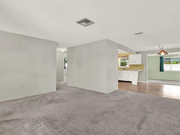 5th image of 11100 Tyler Dr