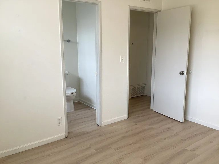 600 N Y St — Photo 14