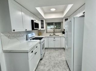 7439 Twin Sabal Dr #0, Hialeah, FL 33014