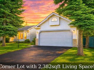 624 W Shawinigan Dr SW, Calgary, AB T2Y2H4