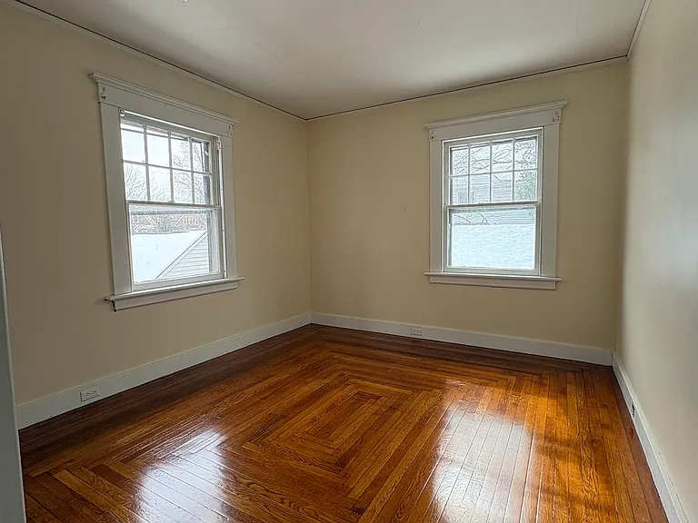 49 Hubinger St — Photo 18