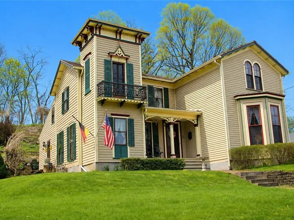 12 Eagle St, Mount Morris, NY 14510