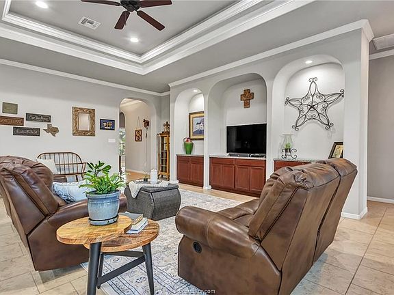 5th image of 2501 Kinnersley Ln