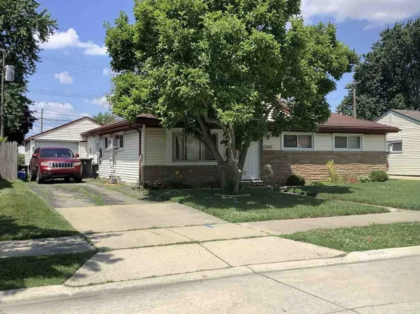 26655 Dale St, Roseville, MI 48066