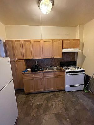 4th image of 545 W 113th St #4