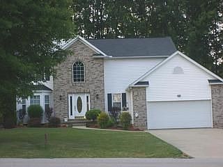 1st image of 51 Pin Oak Cir