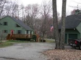 42 Maplecrest Dr, Belchertown, MA 01007