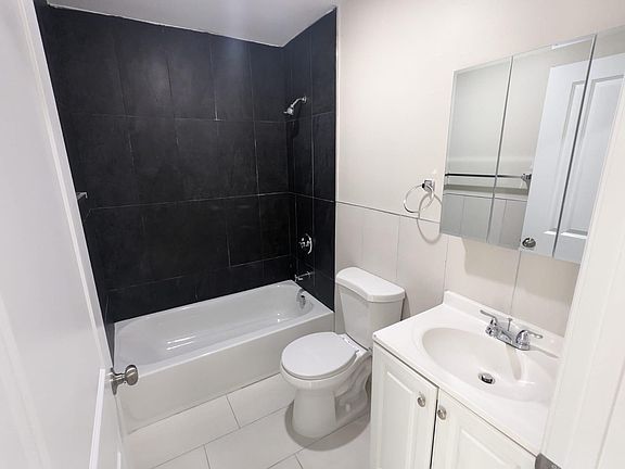 2nd image of 159-161 E Fort Lee Rd #1B