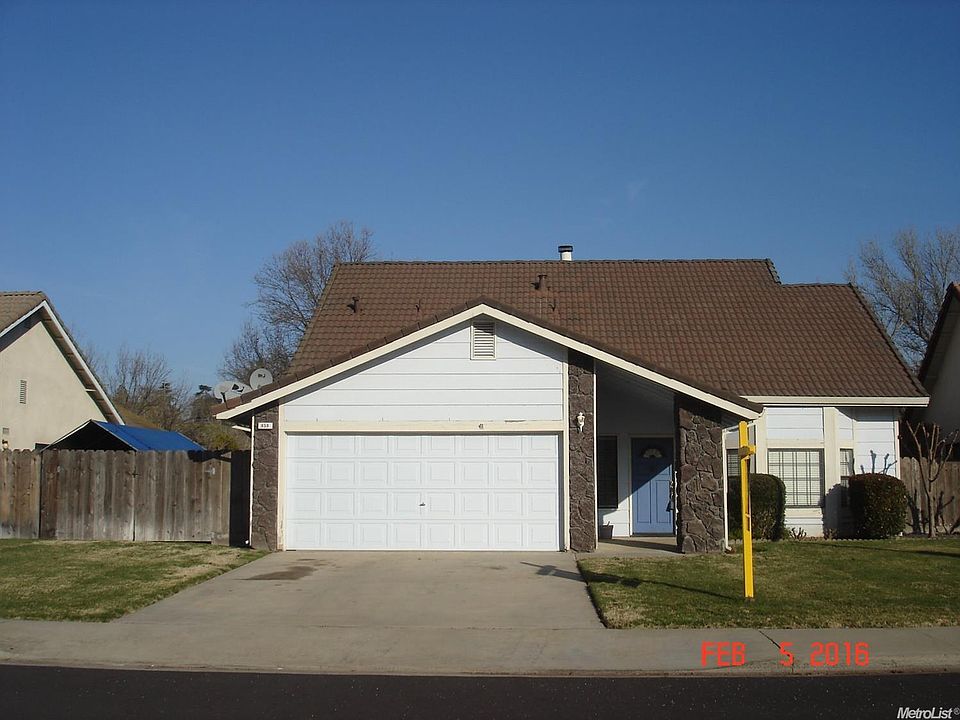 1st image of 858 River Bluff Dr