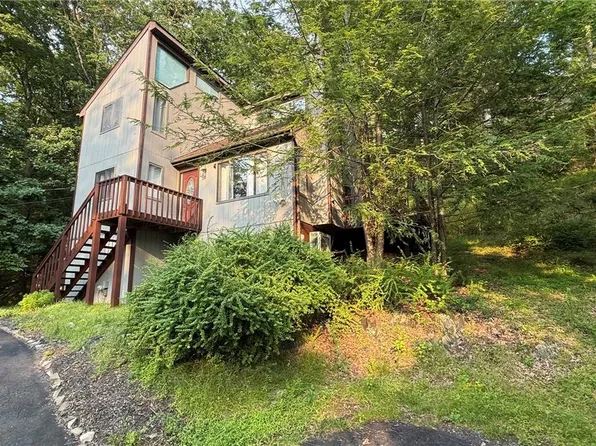 6271 Decker Rd, Bushkill, PA 18324