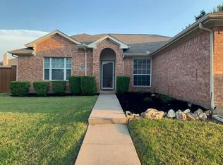 458 Chisholm Trl, Justin, TX 76247