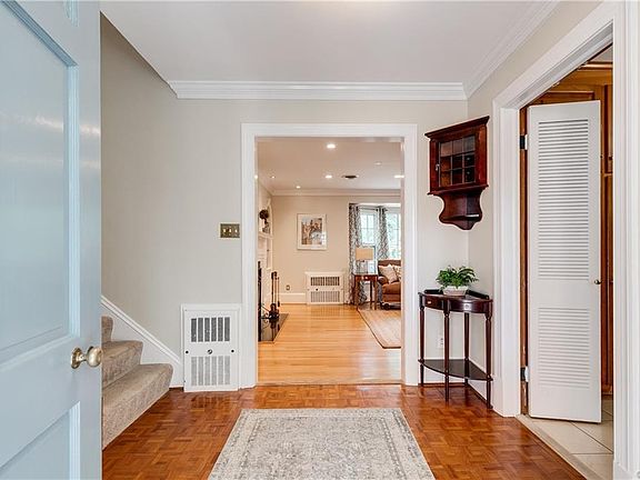 3rd image of 213 Riverwood Dr