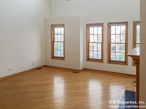 3rd image of 2730 N Wayne Ave #3