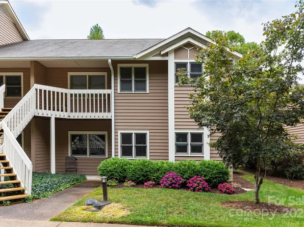 11 Timberlake Dr, Asheville, NC 28803
