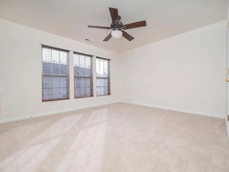 4908 Brook Knoll Pl — Photo 5