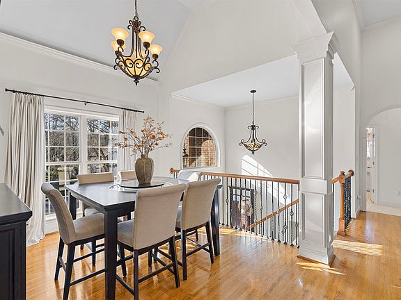 5th image of 11929 Hearthstone Ln