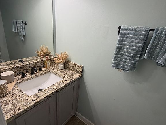 5th image of 2942 Duncan Pl