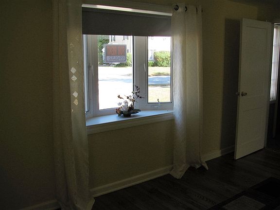 living room bay window