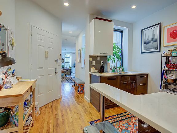 5th image of 119 E 101st St APT 5A