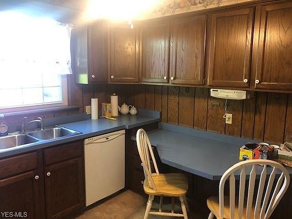 4th image of 36 Brookfield Ave