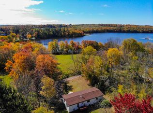 30 Cemetery Rd, Beach Lake, PA 18405