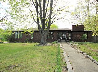 3188 Fair Oaks Dr, Decatur, IL 62526