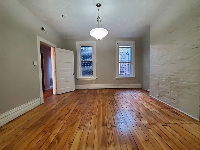 1302 Buena Vista St #3 — Photo 8