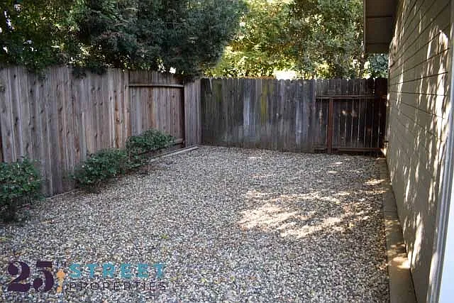 4936 V Street - 1 — Photo 4