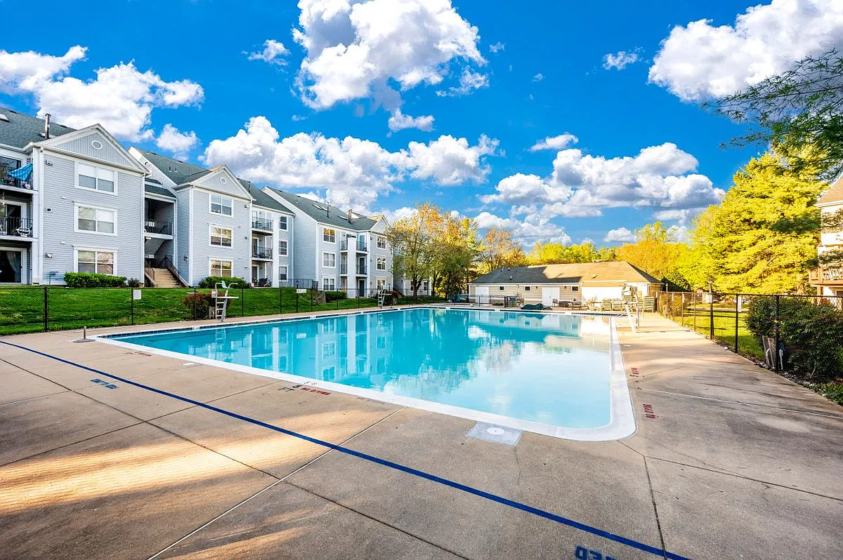 Photo 1 of 50 - 10001 Vanderbilt Cir #4 - Rockville, MD Primary Photo - 10001 Vanderbilt Cir #4