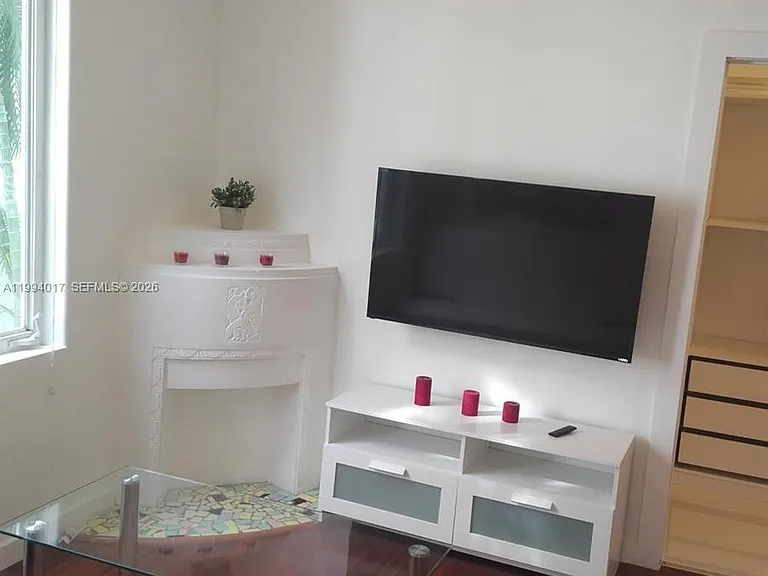 750 Jefferson Ave #7 — Photo 12